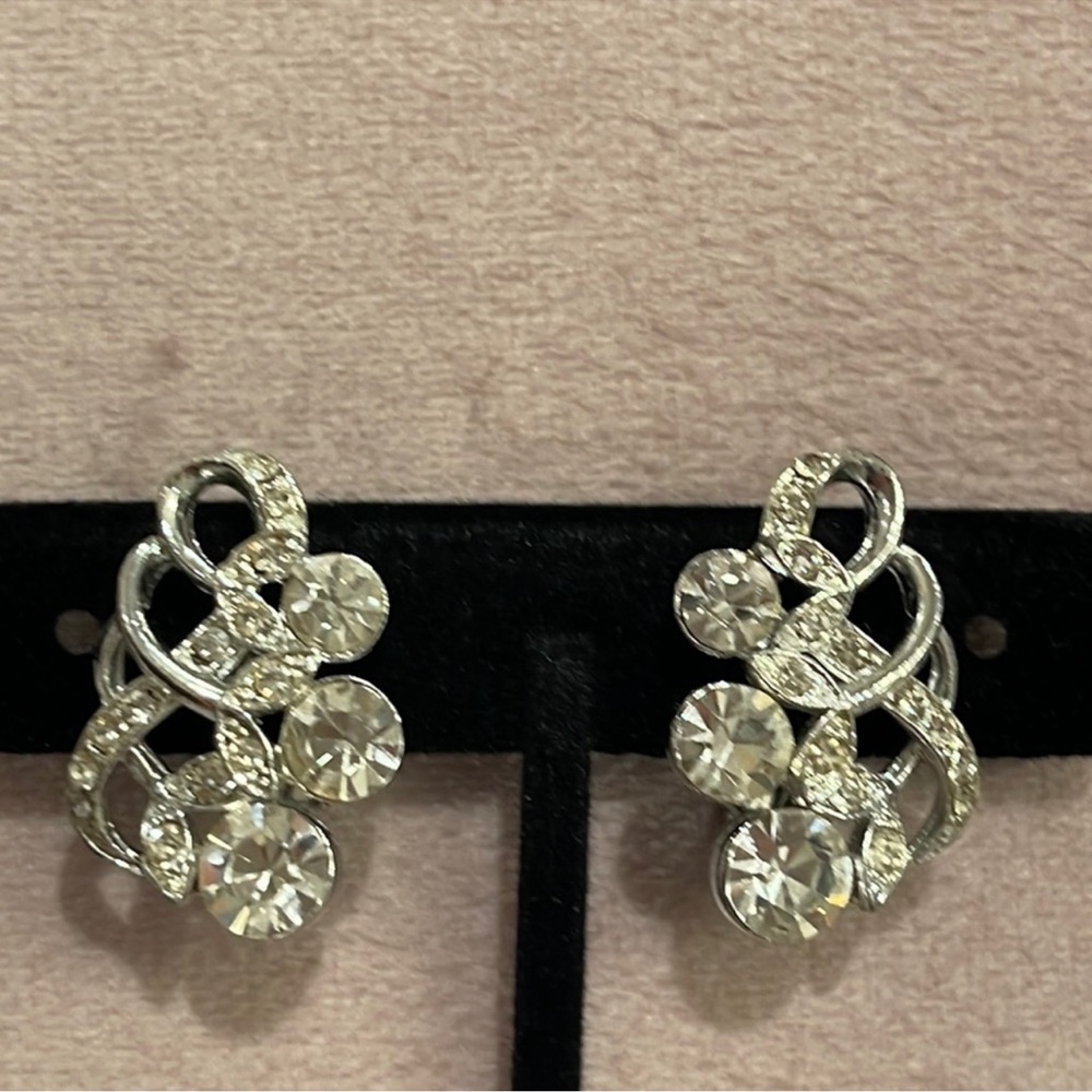 Lisner Elegant Silver Clear Crystal Clip On Earrings